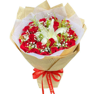 延边19朵红玫瑰1支百合，永恒之美